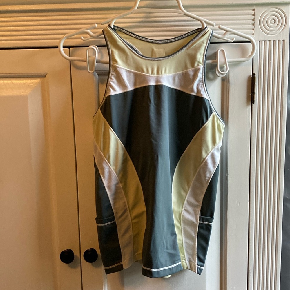 DeSoto women’s triathlon top size medium
